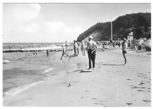 AK, Ostseebad Koserow auf Usedom, Strandpartie belebt, 1968