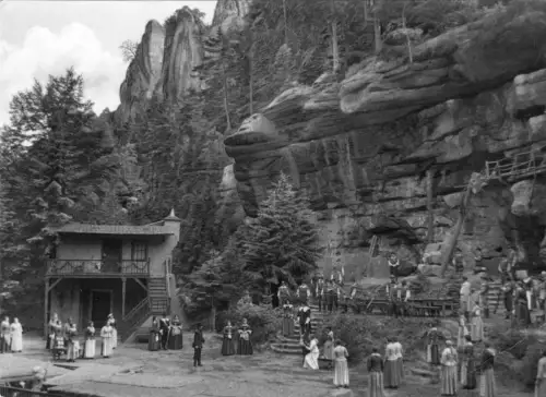 AK, Kurort Rathen Sächsische Schweiz, Felsenbühne Rathen, belebt, 1965