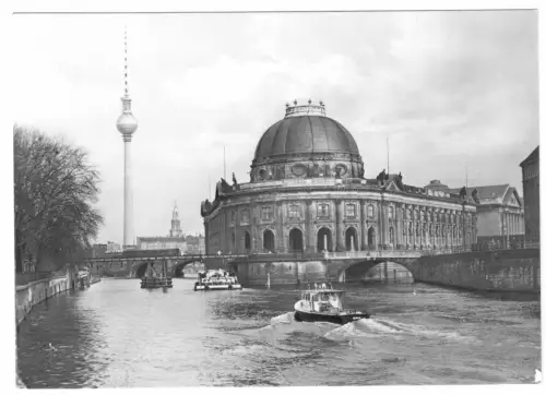 AK, Berlin Mitte, Bodemuseum und Fernsehturm, Binnenschiffe, 1969