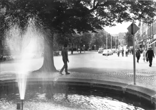 AK, Pirna Elbe, Blick vom Pl. d. Solidarität in die Karl-Marx-Str., 1968