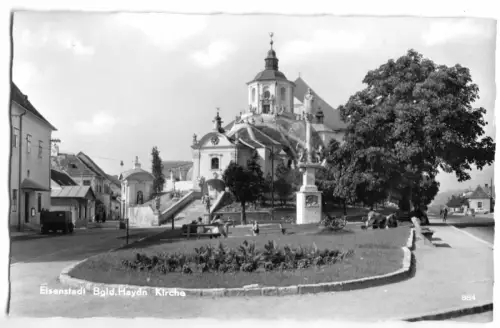 AK, Eisenstadt Burgenland, Straßenpartie mit Haydn-Kirche, um 1963