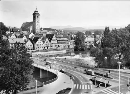 AK, Nürtingen am Neckar, Straßenpartie mit Brücke, um 1970