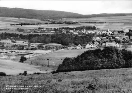 AK, Coppenbrügge am Ith, Totale mit Blick zum Osterwald, um 1960