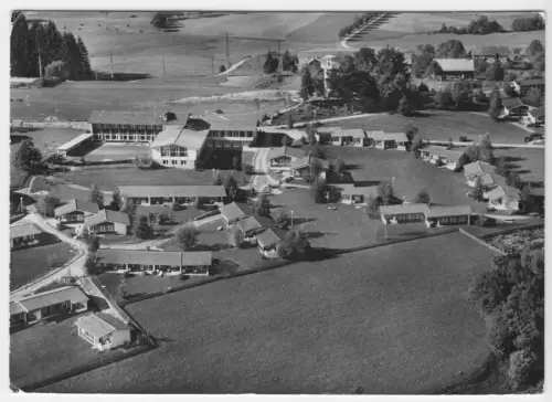 AK, Lindenberg im Allgäu, Berliner Feriendorf auf dem Nadenberg, Luftbild, 1966