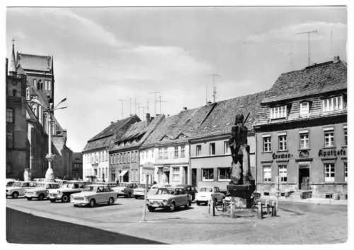 AK, Perleberg, Großer Markt mit Roland und Löwen-Apotheke, 1974
