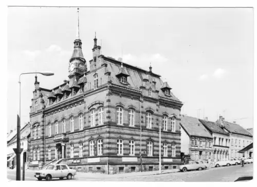 AK, Plau Meckl., Kr. Lübz, Straßenpartie mit Rathaus, 1978