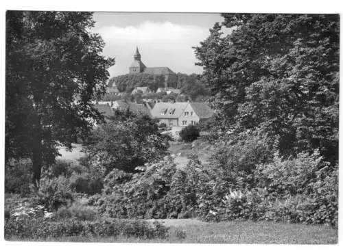 AK,   Sternberg Meckl., Teilansicht mit Blick zur Kirche, 1974