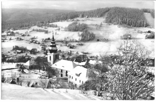 AK, Warmensteinach Fichtelgeb., Winterl. Teilansicht mit Kirche, um 1968