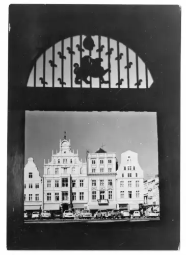AK, Rostock, Blick von der Ratslaube auf den ERnst-Thälmann-Platz, 1974
