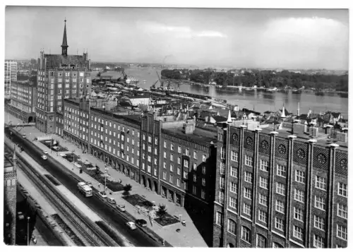 AK, Rostock, Blick auf die Lange Straße und Hafenanlagen, 1968