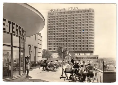 AK, Rostock Warnemünde, Terrasse des Kurhauses und Hotel "Neptun", 1971