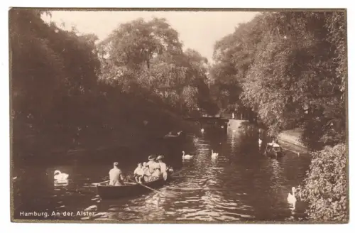 AK, Hamburg, An der Alster, belebt, Ruderboot, um 1925