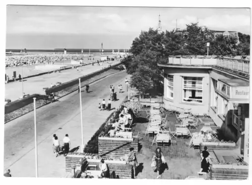 AK, Rostock Warnemünde, Terrasse HOG "Strandhaus", 1965