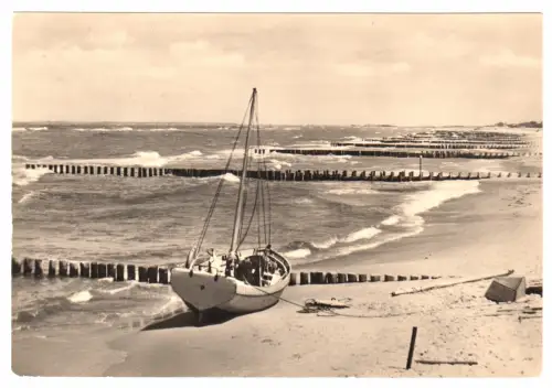 AK, Seeheilbad Graal-Müritz, Strand mit Fischerboot, 1958