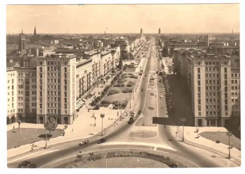 AK, Berlin Friedrichshain, Blick in die Karl-Marx-Allee z. Frankfurter Tor, 1963