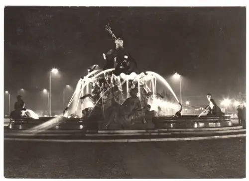 AK, Berlin Mitte, Neptunbrunnen, Nachtansicht, 1969