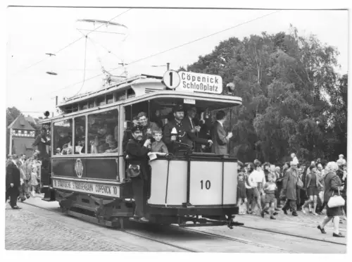 AK, Berlin Köpenick, Köpenicker Festwochen, Straßenbahn, belebt, 1971