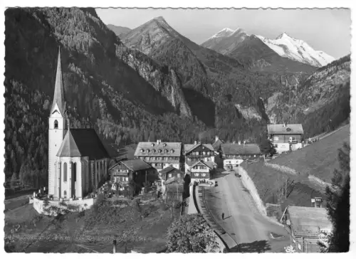 AK, Heiligenblut Großglockner, Kärnten, Straßenpartie mit Kirche, um 1960