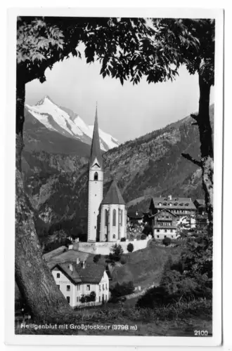 AK, Heiligenblut, Kärnten, Teilansicht mit Kirche und Großglockner, 1953