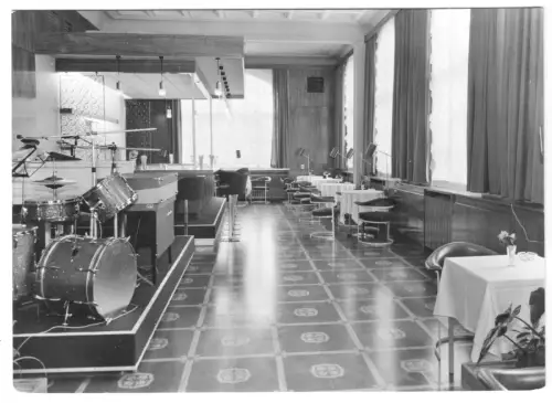 AK, Kühlungsborn Kr. Bad Doberan, Meerwasser-Schwimhalle, Baltic-Bar, 1976