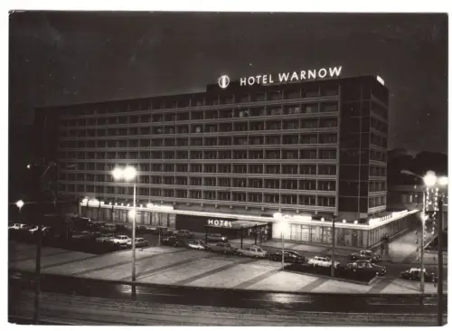 AK, Rostock, Interhotel "Warnow", Nachtansicht, 1968