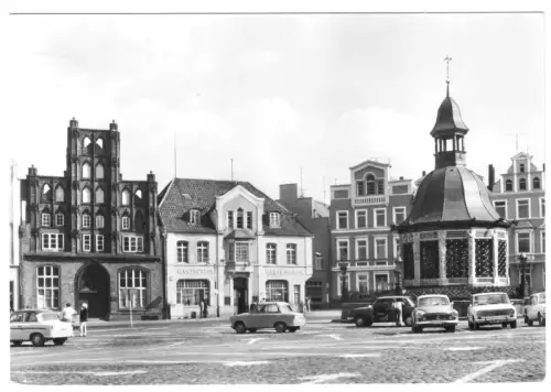 AK, Wismar, Markt,  Alter Schwede und Alte Wasserkunst, 1979