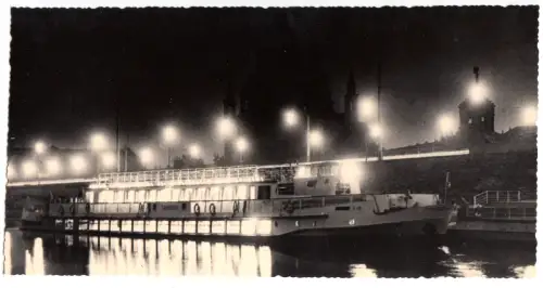 AK lang, Panoramakarte, Potsdam, Dampfer "Sanssouci", Nachtansicht, um 1964