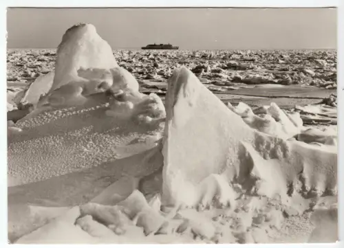 AK, Insel Rügen, Wintermotiv, Schwedenfähre "Sköne" im Eis, 1980