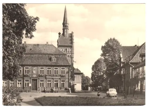 AK, Dömitz Kr. Ludwigslust, Rathaus und Walther-Rathenau-Str., 1967