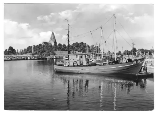 AK, Insel Poel, Kirchdorf, Hafen mit Fischkutter, 1969