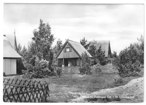 AK, Ostseebad Dierhagen Ost, Kr. Ribnitz-Damgarten, Im Urlauberdorf, 1964
