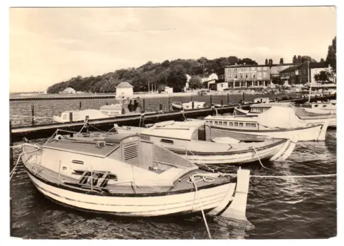 AK, Altefähr Rügen, Steg mit Sportbooten, 1977