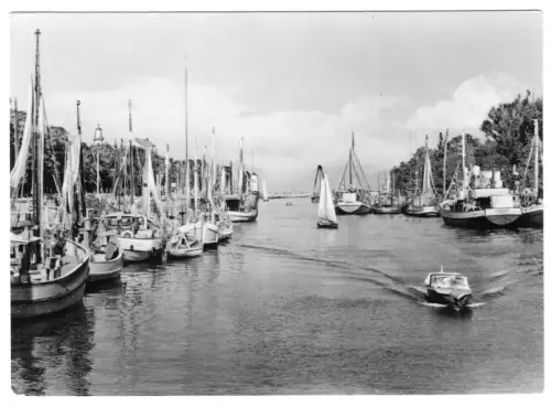 AK, Rostock Warnemünde, Alter Strom mit Fischkuttern, Version 2, 1963