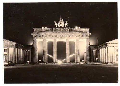AK, Berlin Mitte, Brandenburger Tor, Nachtansicht, 1961