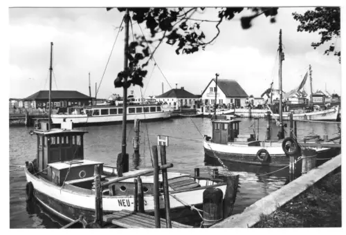 AK, Neuendorf auf Hiddensee, Hafen mit Booten, 1977