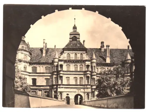 AK, Güstrow Meckl., Blick zum Schloß, 1964