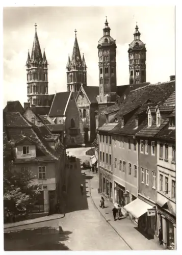 AK, Naumburg Saale, Straßenpartie mit Blick zum Dom, 1969
