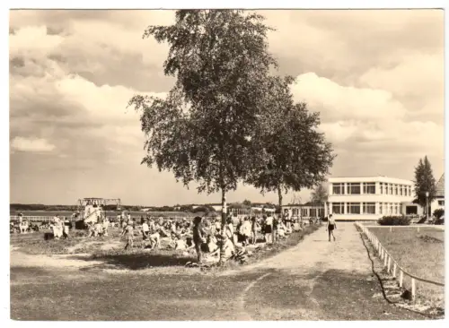 AK,   Sternberg Meckl., Bad belebt und Konsum-Strandgaststätte, Version 2, 1970