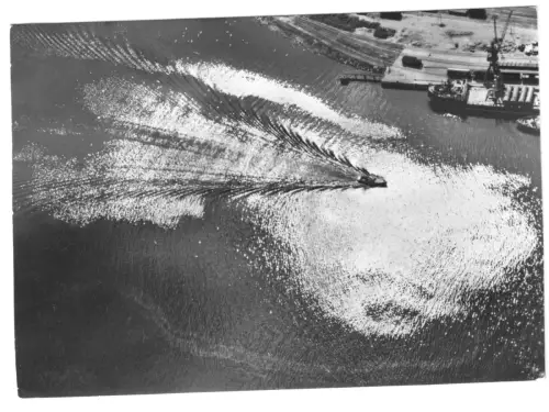 AK, Rostock, Luftbild vom Rostocker Hafen, 1975