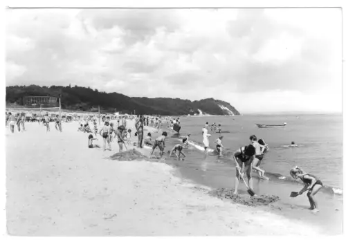 AK, Baabe Rügen, Partie am Strand, belebt, 1983
