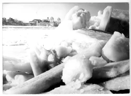 AK, Ostseebad Binz Rügen, Wintermotiv, Eisschollen und Kurhaus, 1977