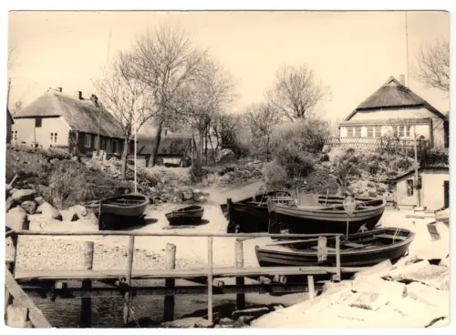 AK, Puttgarten Rügen, OT Vitt, Teilansicht mit Fischerbooten, um 1967