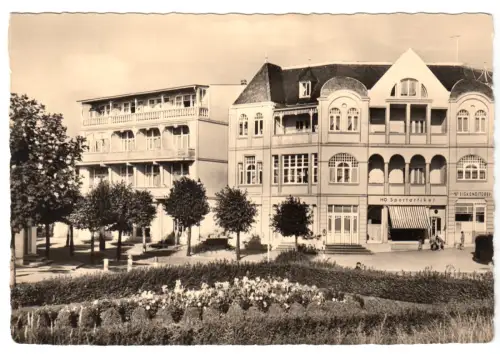 AK, Ostseebad Binz Rügen, Am Wendleplatz, mit HO-Sportartikel und Eisladen, 1962