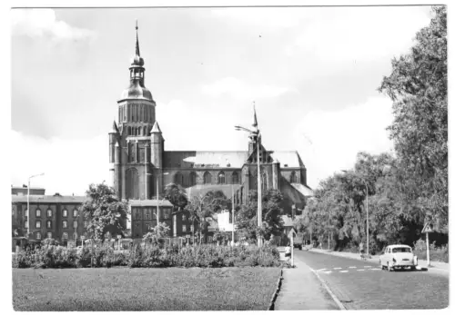 AK, Stralsund, Straßenpartie mit Blick zur Marienkirche , 1978