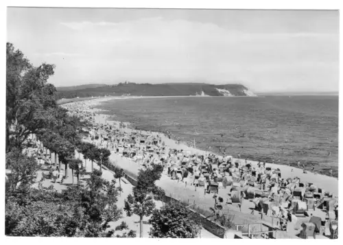 AK, Ostseebad Göhren Rügen, Strandpartie und Promenade, belebt, 1972