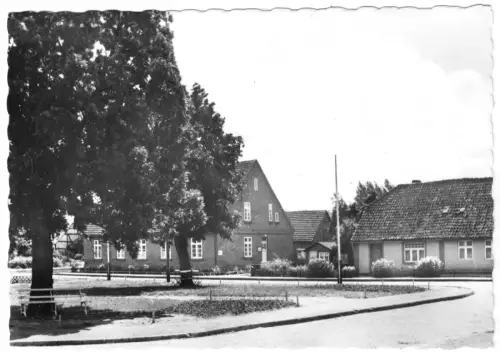 AK, Wiek Rügen, Platz des Friedens mit Rat der Gemeinde, 1968