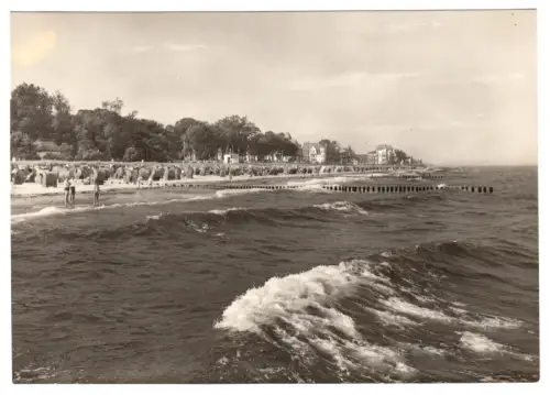 AK, Kühlungsborn Kr. Bad Doberan, Strandpartie von der Seeseite, 1970