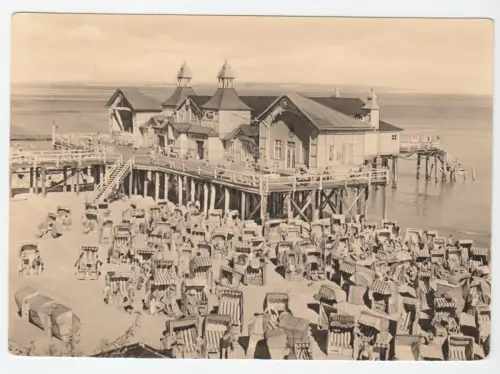 AK, Sellin Rügen, Partie an der Seebrücke, belebt, 1960