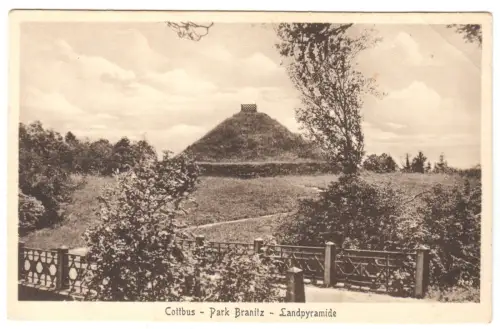 AK, Cottbus, Park Branitz, Landpyramide, um 1932