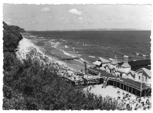 AK, Sellin Rügen, Strand und Seebrücke, belebt, Echtfoto, um 1958